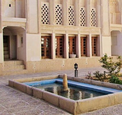 متحف الإيثنولوجيا في أبركوه: معرض تكيف الإنسان مع قسوة طبيعة الصحراء